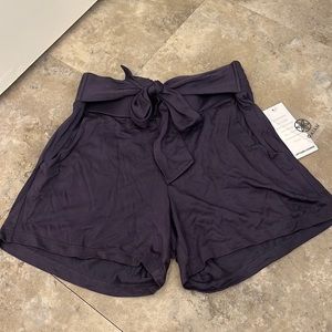 Gaiam gray blue flowy lounge/workout shorts!